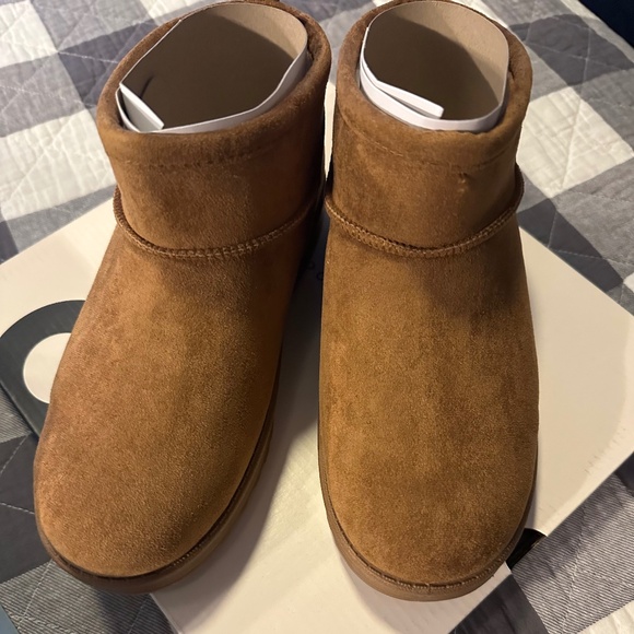 SO® Lupita Women's Cozy Mini Boots - Picture 1 of 6